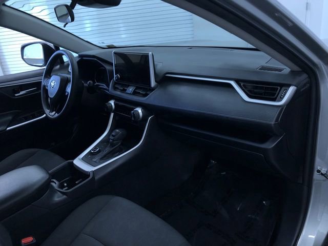 Used 2025 Toyota RAV4 XLE image 24