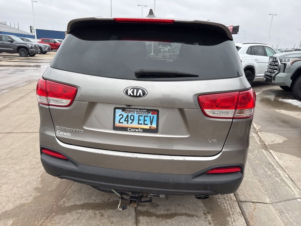 Used 2016 Kia Sorento LX image 5