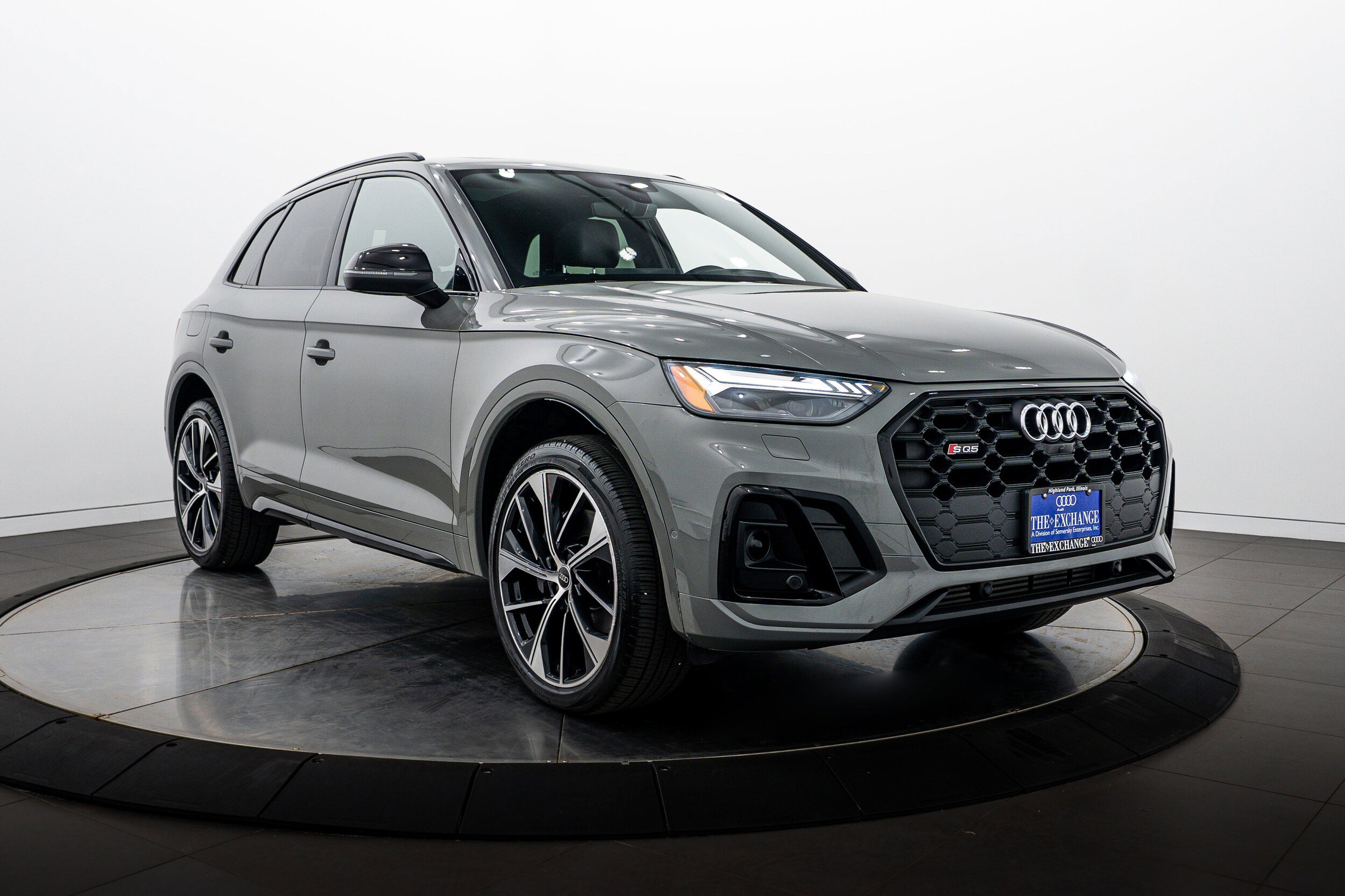 Used 2021 Audi SQ5 Prestige AWD/4WD image 2