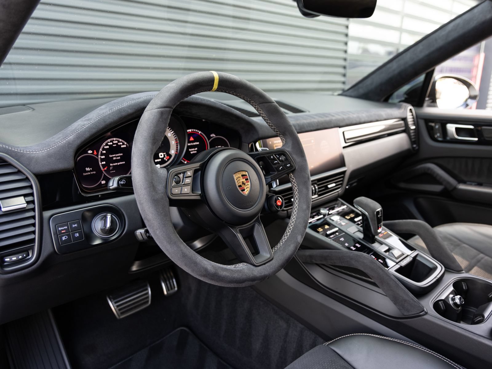 Certified 2022 Porsche Cayenne Turbo GT AWD/4WD image 4