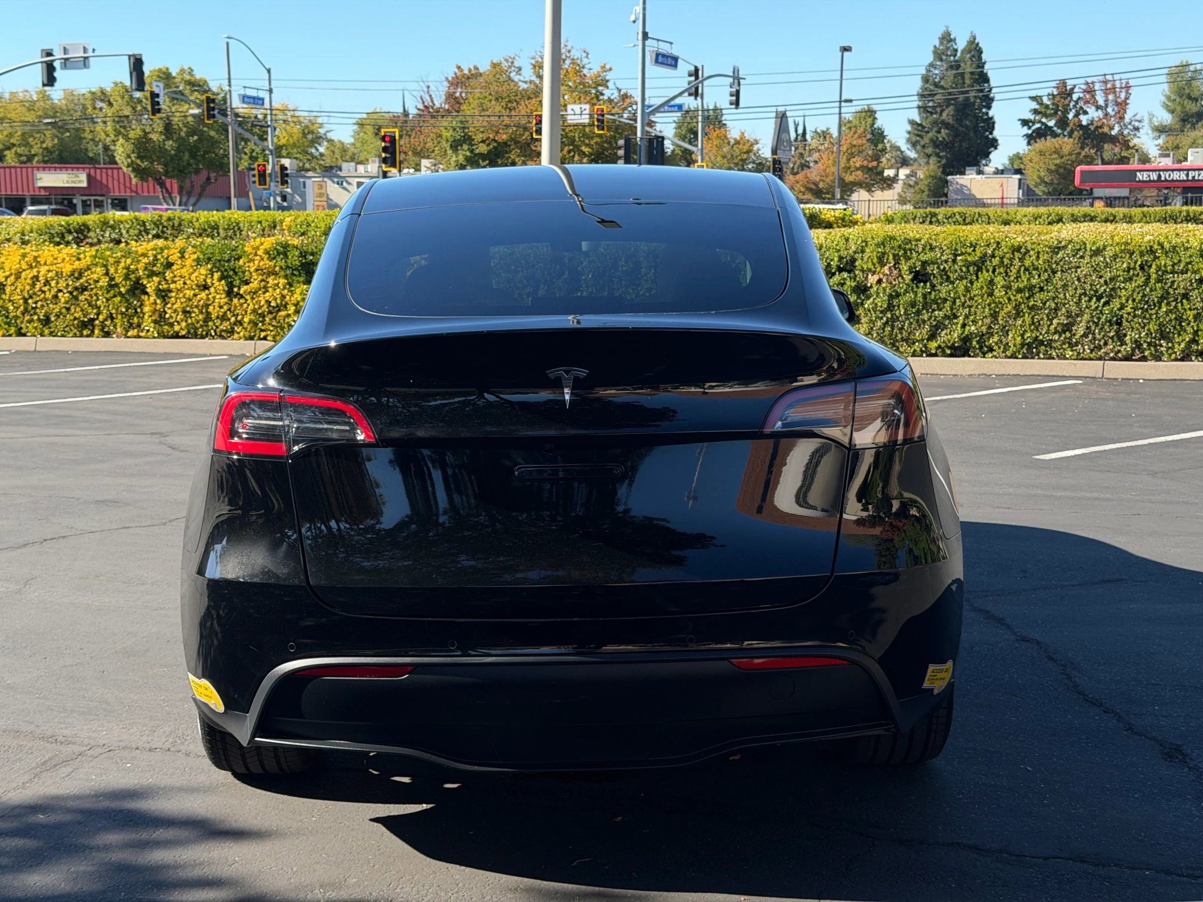 Used 2022 Tesla Model Y Long Range image 6
