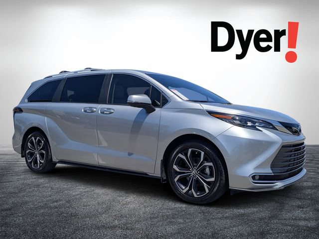 Used 2025 Toyota Sienna Platinum FWD image 1