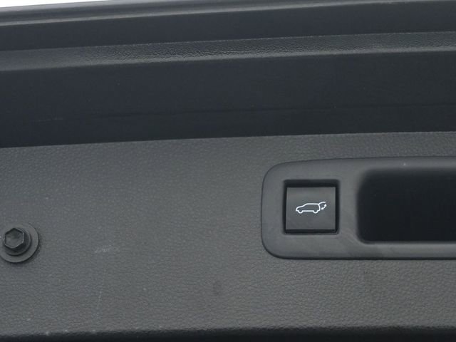 Used 2021 Toyota Highlander XLE image 9