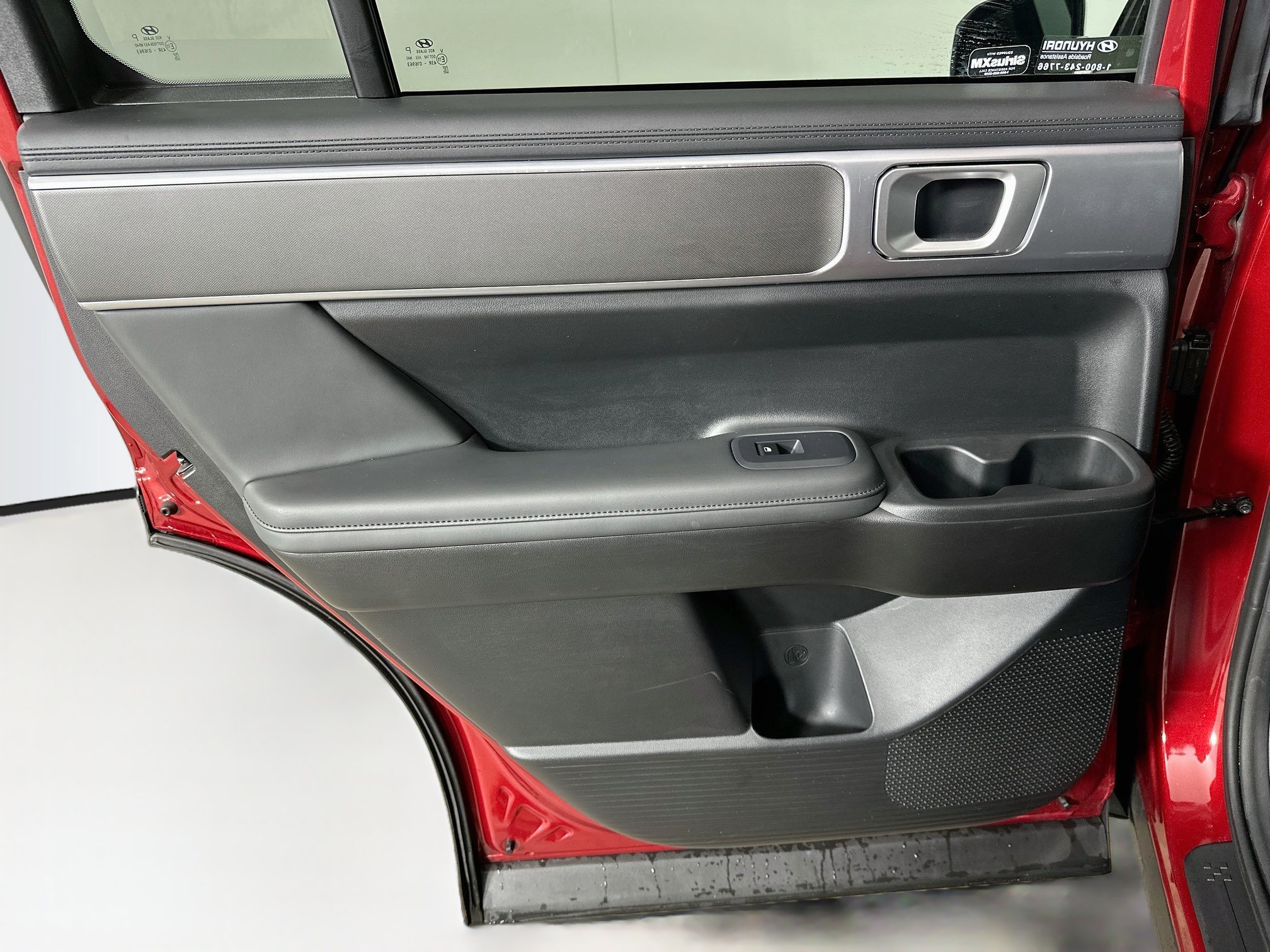 Used 2025 Hyundai Santa Fe SEL FWD image 25