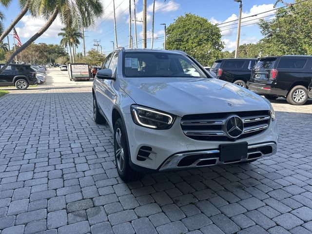 Used 2022 Mercedes-Benz GLC 300 4MATIC w/ Multimedia Package Lite image 17