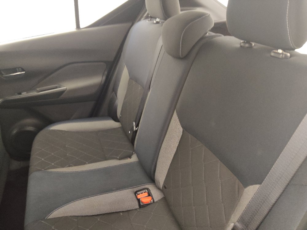 Used 2019 Nissan Kicks SV FWD image 18