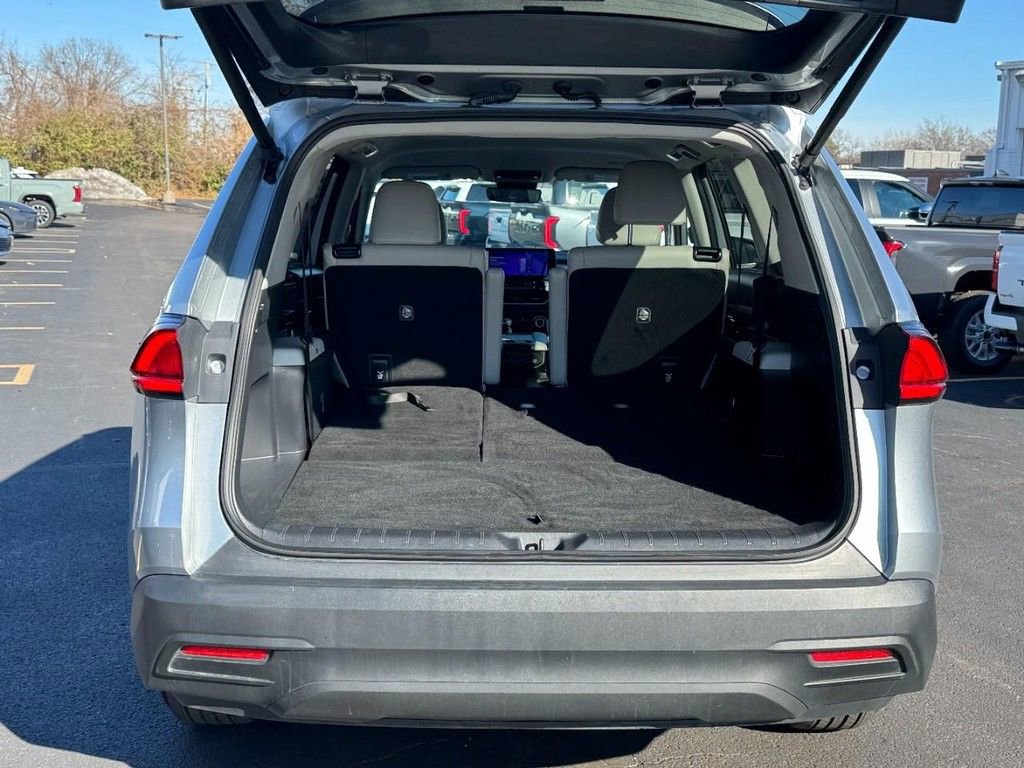 Certified 2025 Toyota Grand Highlander FWD image 9