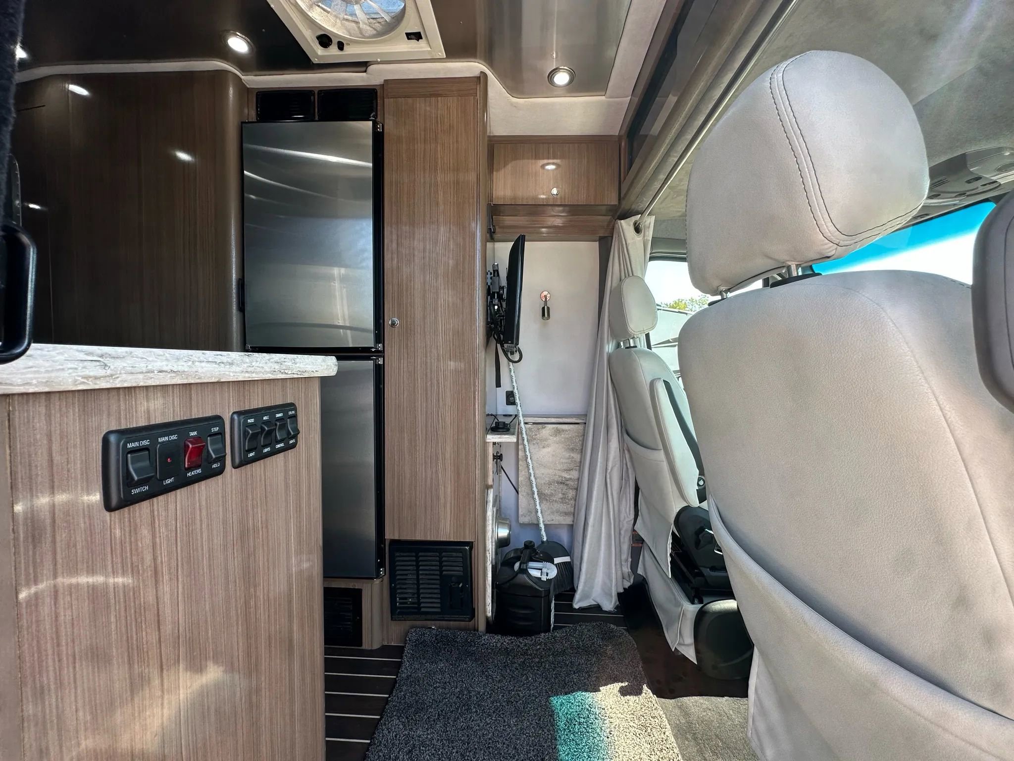 Used 2016 Mercedes-Benz Sprinter 3500 image 31