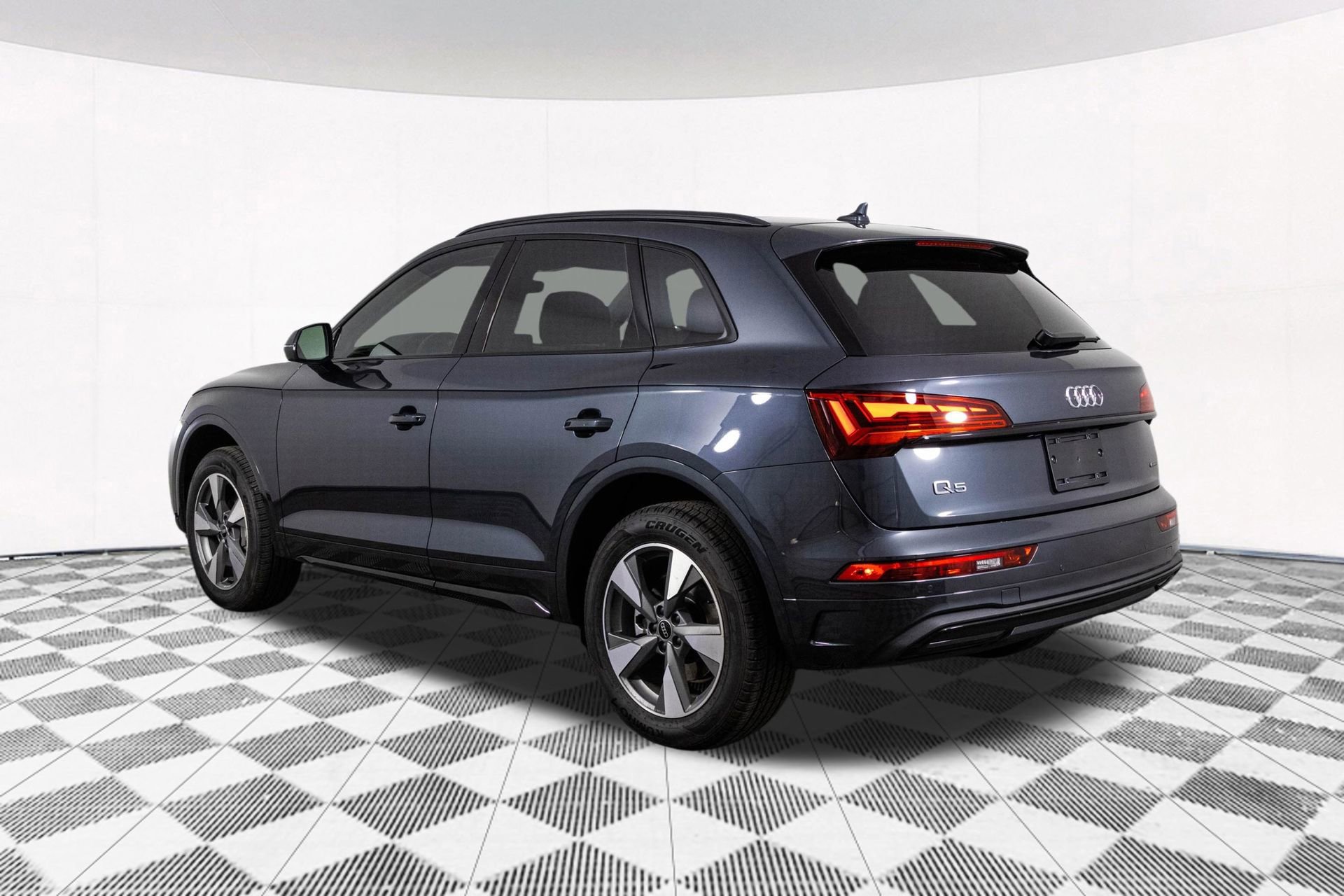 Used 2025 Audi Q5 2.0T Premium image 12
