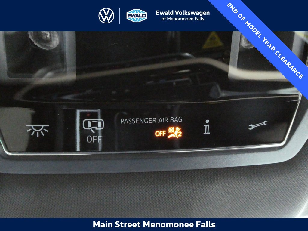 New 2025 Volkswagen Atlas Cross Sport SE image 18