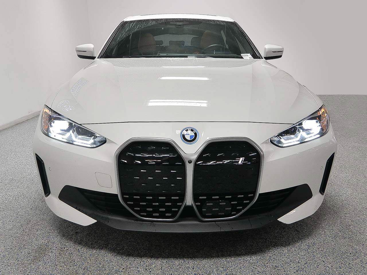 Used 2024 BMW i4 eDrive40 w/ Premium Package RWD image 2