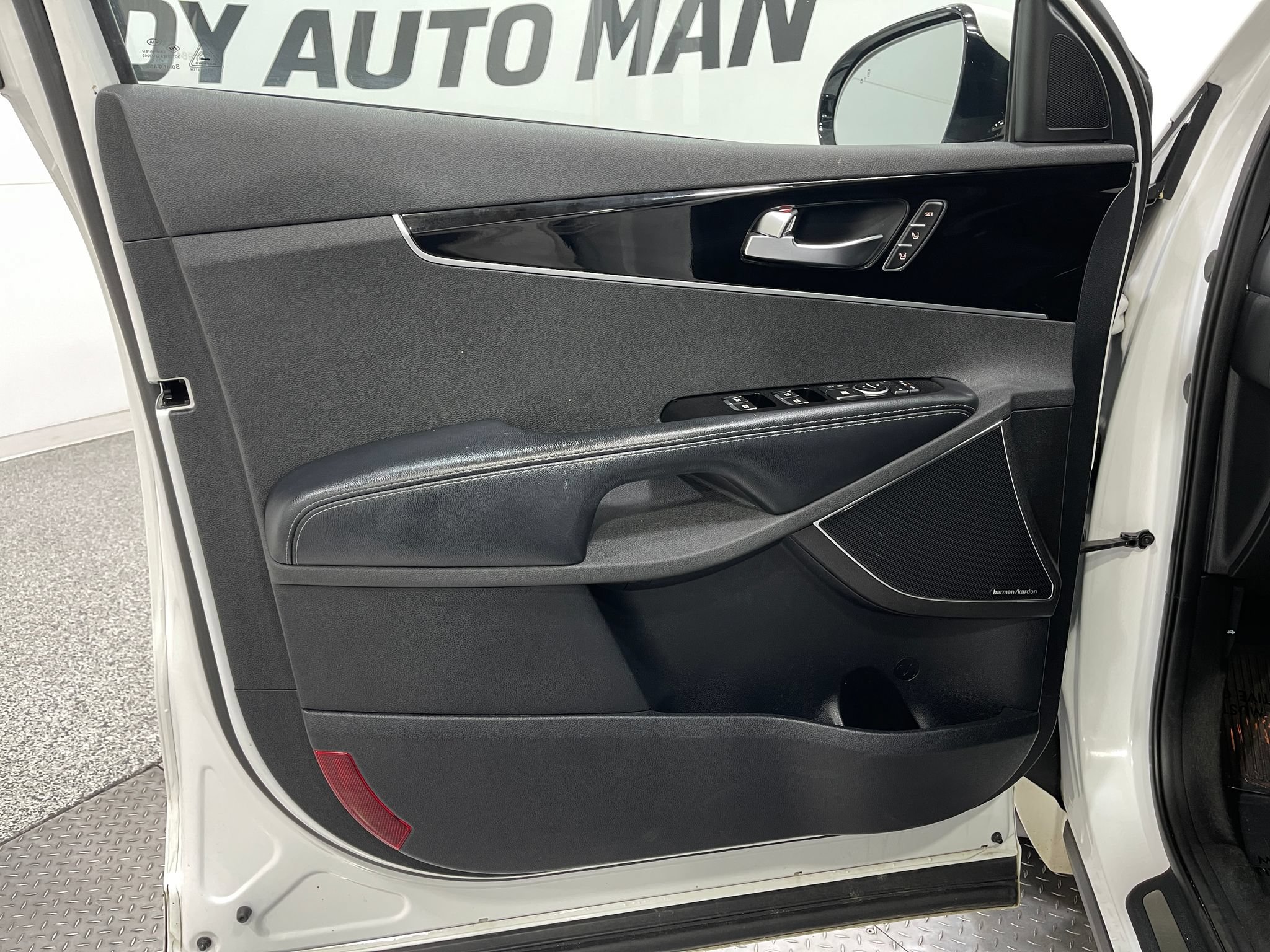 Used 2020 Kia Sorento SX FWD image 15