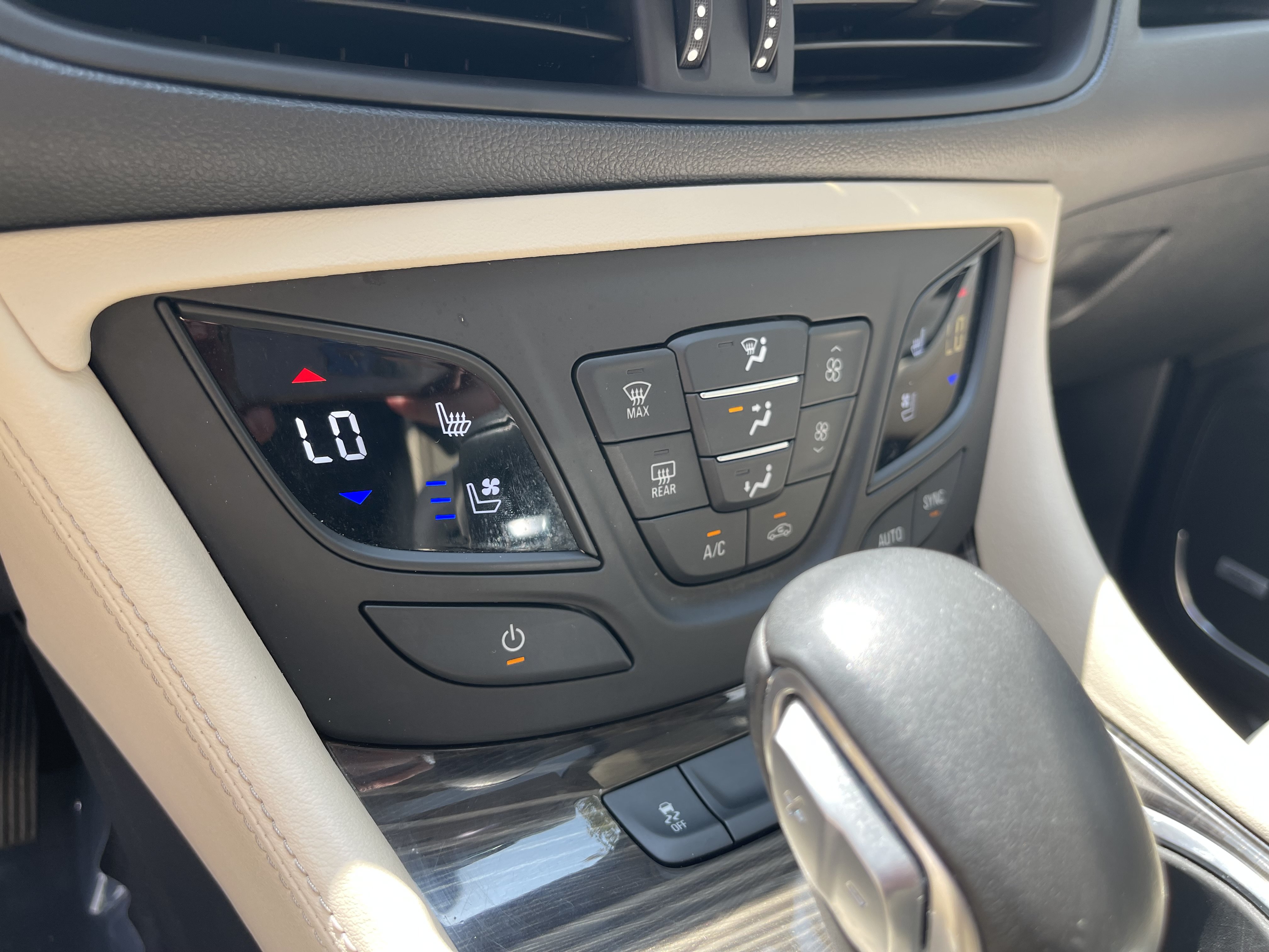 Used 2019 Buick Envision Premium w/ Driver Confidence Package AWD/4WD image 15