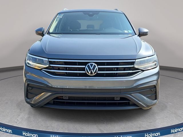 Used 2022 Volkswagen Tiguan SE w/ Panoramic Sunroof Package AWD/4WD image 3