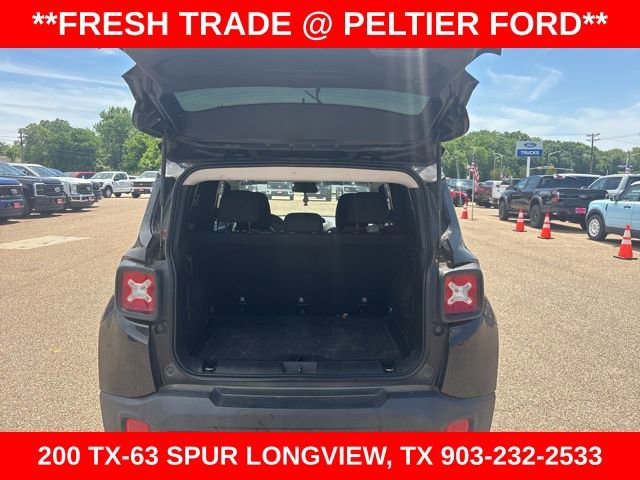 Used 2018 Jeep Renegade Altitude w/ Safety & Security Group AWD/4WD image 8