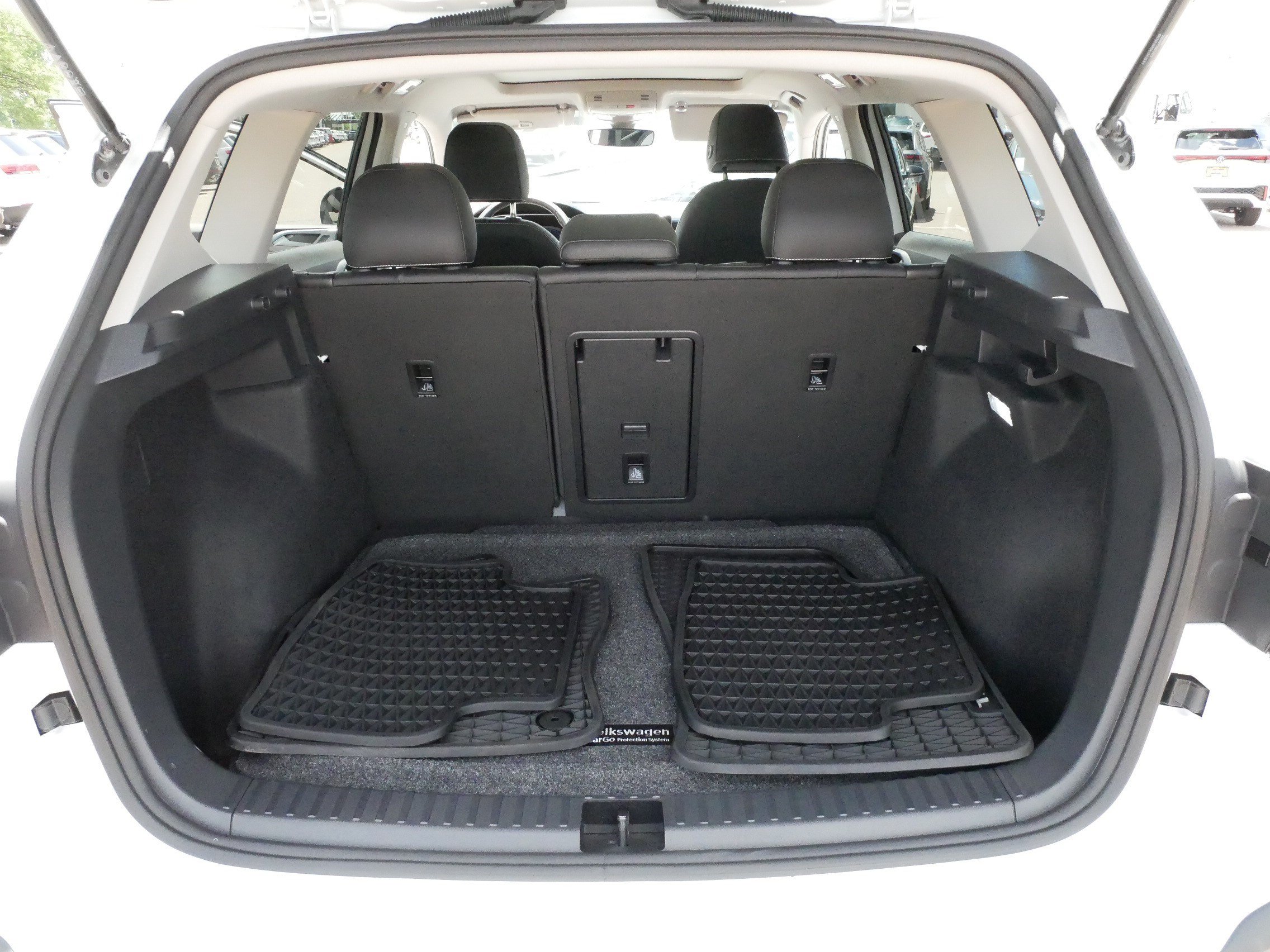 Used 2025 Volkswagen Taos SEL AWD/4WD image 18
