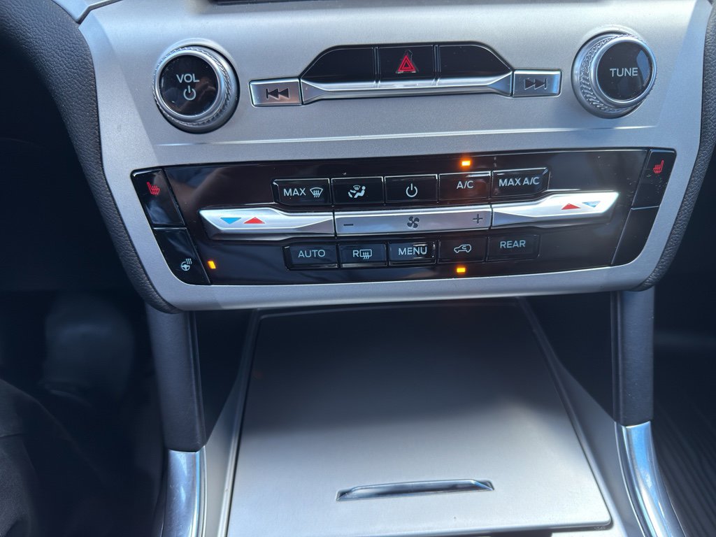 Used 2022 Ford Explorer XLT w/ Equipment Group 202A image 43