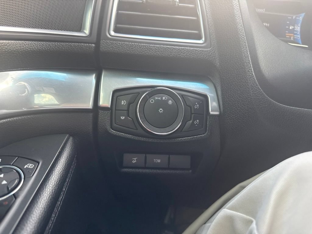 Used 2019 Ford Explorer Sport AWD/4WD image 18