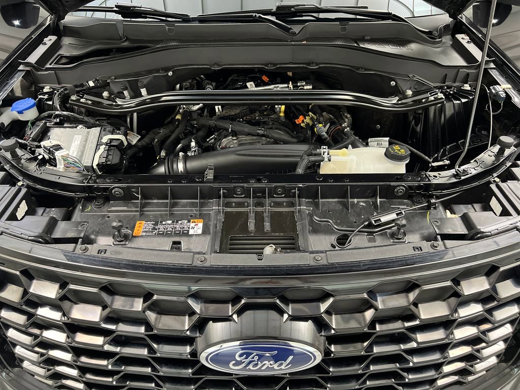 Used 2025 Ford Explorer ST-Line w/ ST-Line Street Pack AWD/4WD image 70