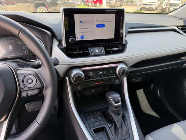 Used 2025 Toyota RAV4 XLE Premium image 20