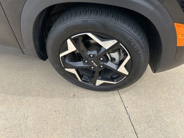 Used 2024 Kia Seltos EX FWD image 15