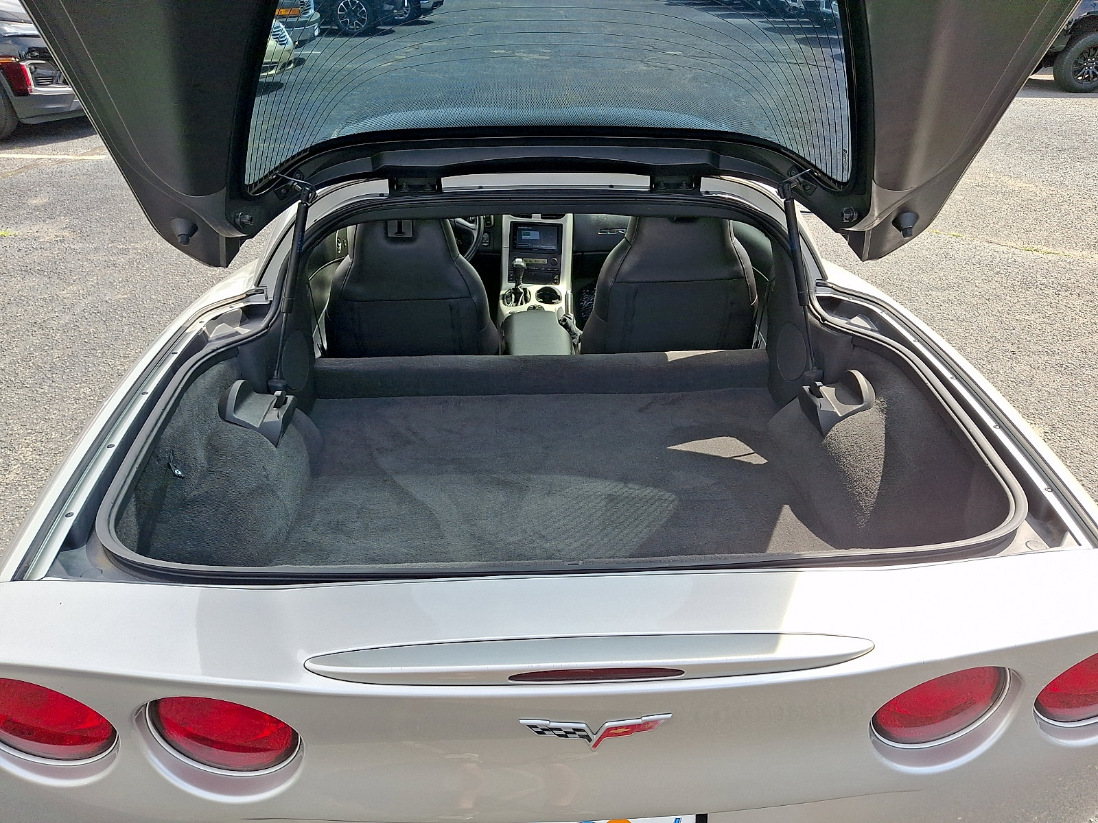 Used 2005 Chevrolet Corvette Coupe w/ Preferred Equipment Group RWD image 26