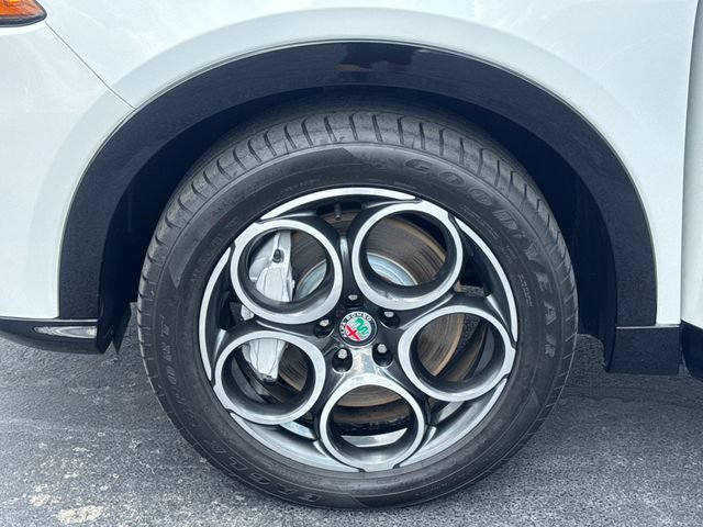 Used 2024 Alfa Romeo Tonale Ti AWD/4WD image 28