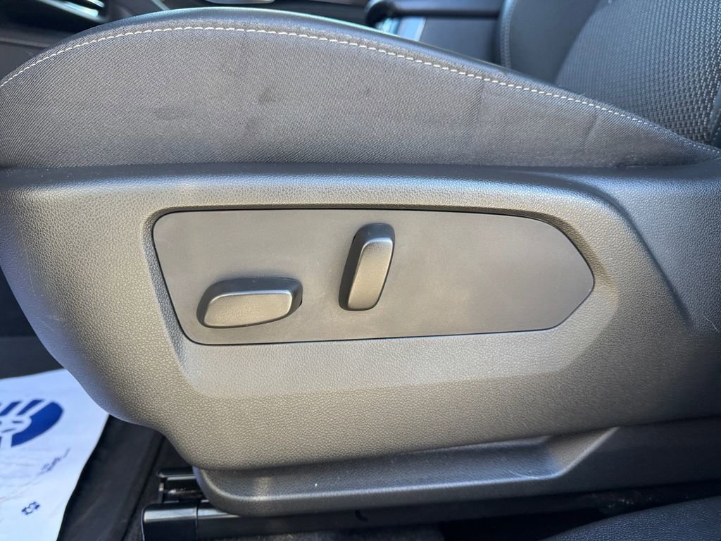 Used 2022 Buick Envision Preferred FWD image 16