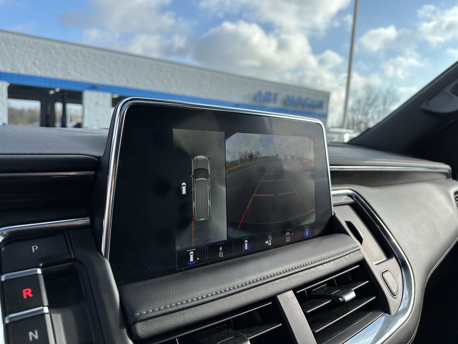 Used 2024 Chevrolet Tahoe Z71 w/ Luxury Package image 28