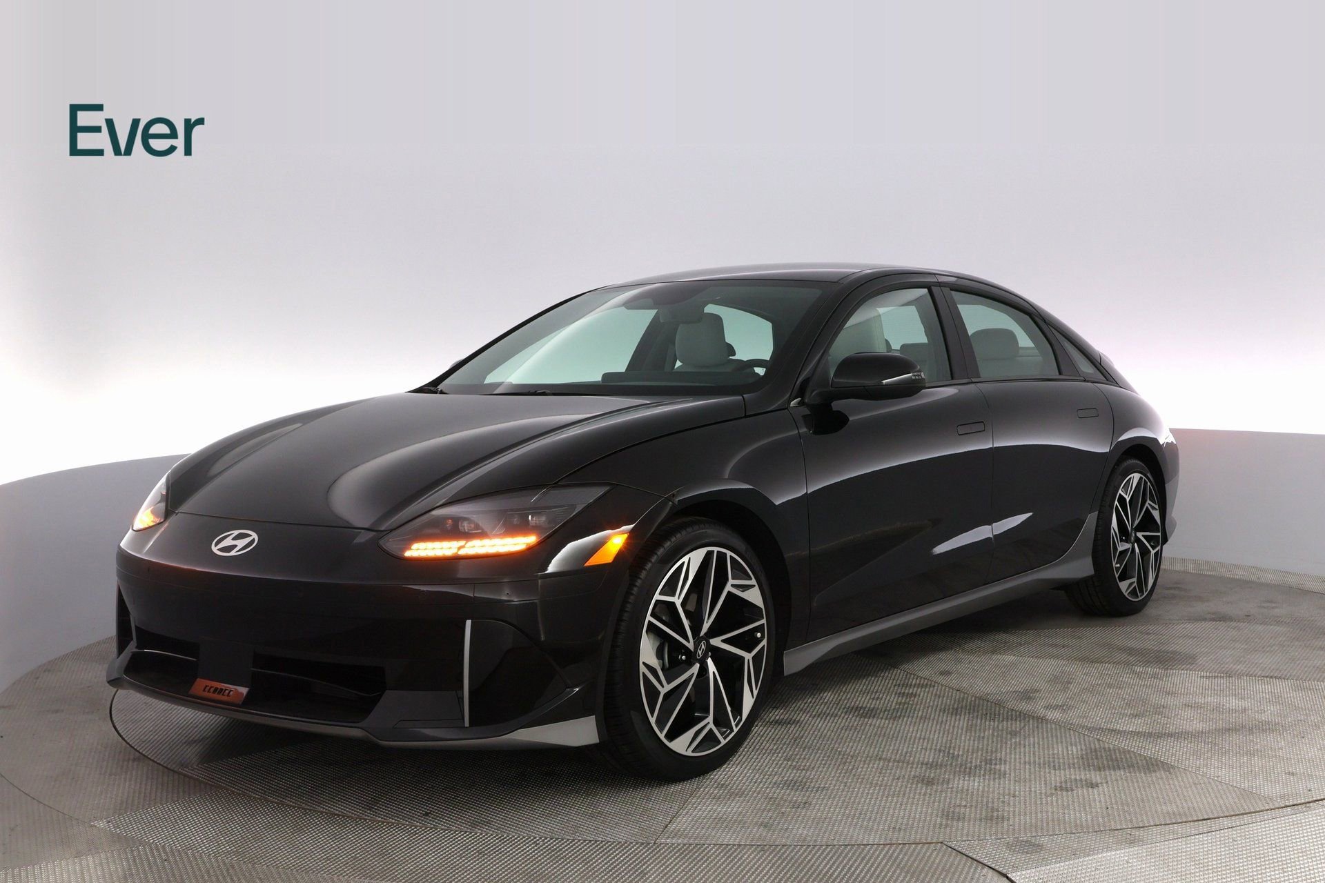 Used 2024 Hyundai Ioniq 6 SEL image 2