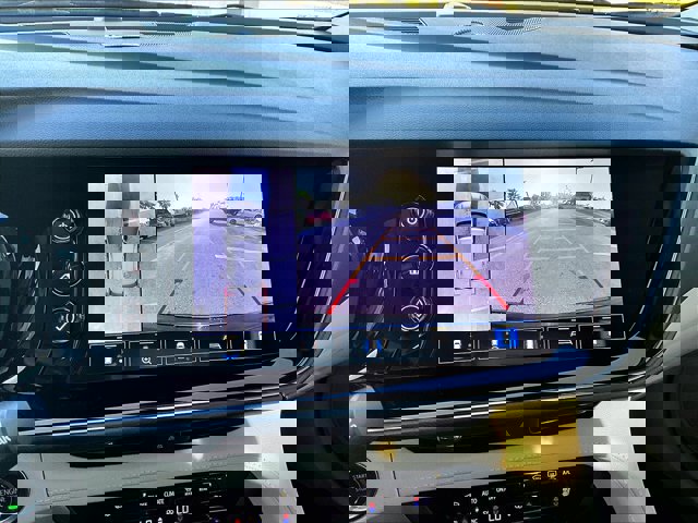 Used 2021 Buick Envision Avenir w/ Technology Package II image 22