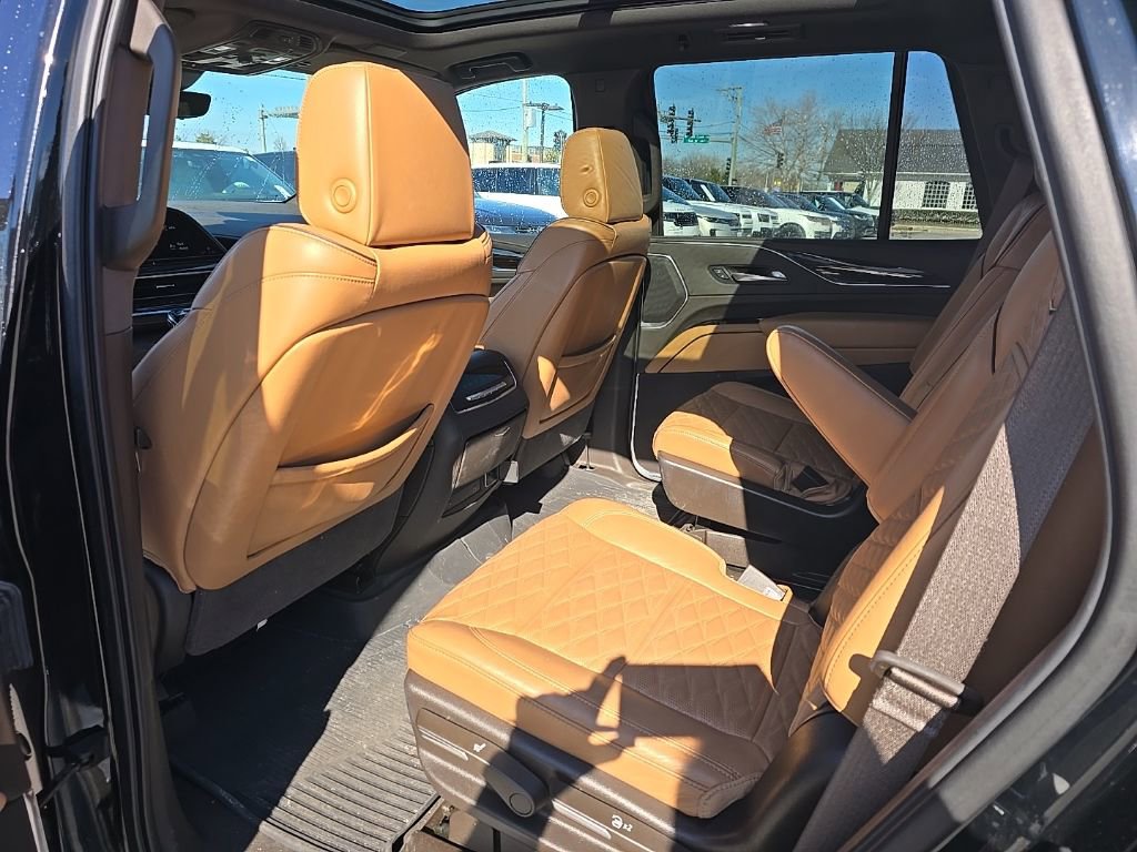 Used 2021 Cadillac Escalade Premium Luxury image 5