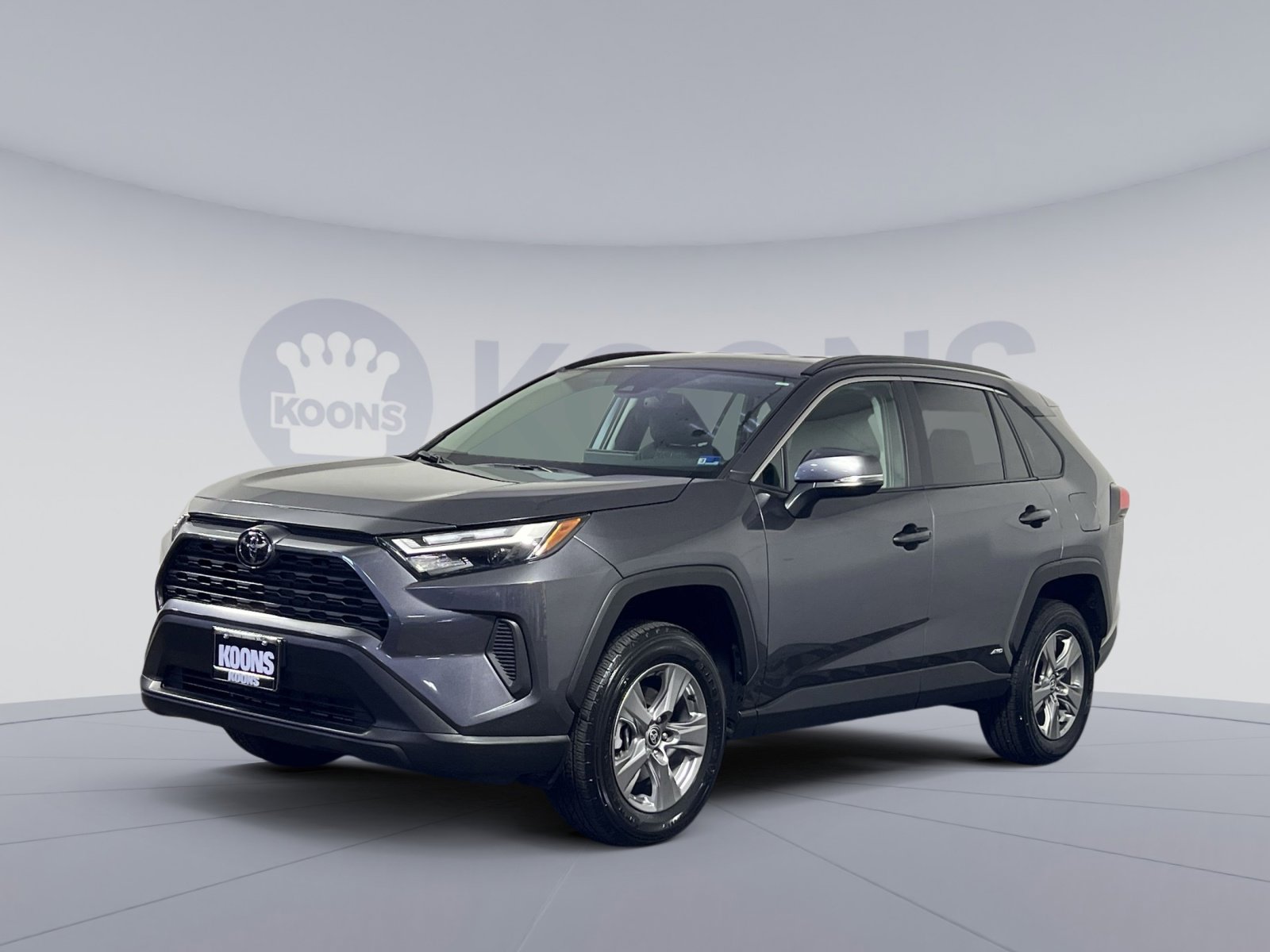 Used 2025 Toyota RAV4 XLE image 1
