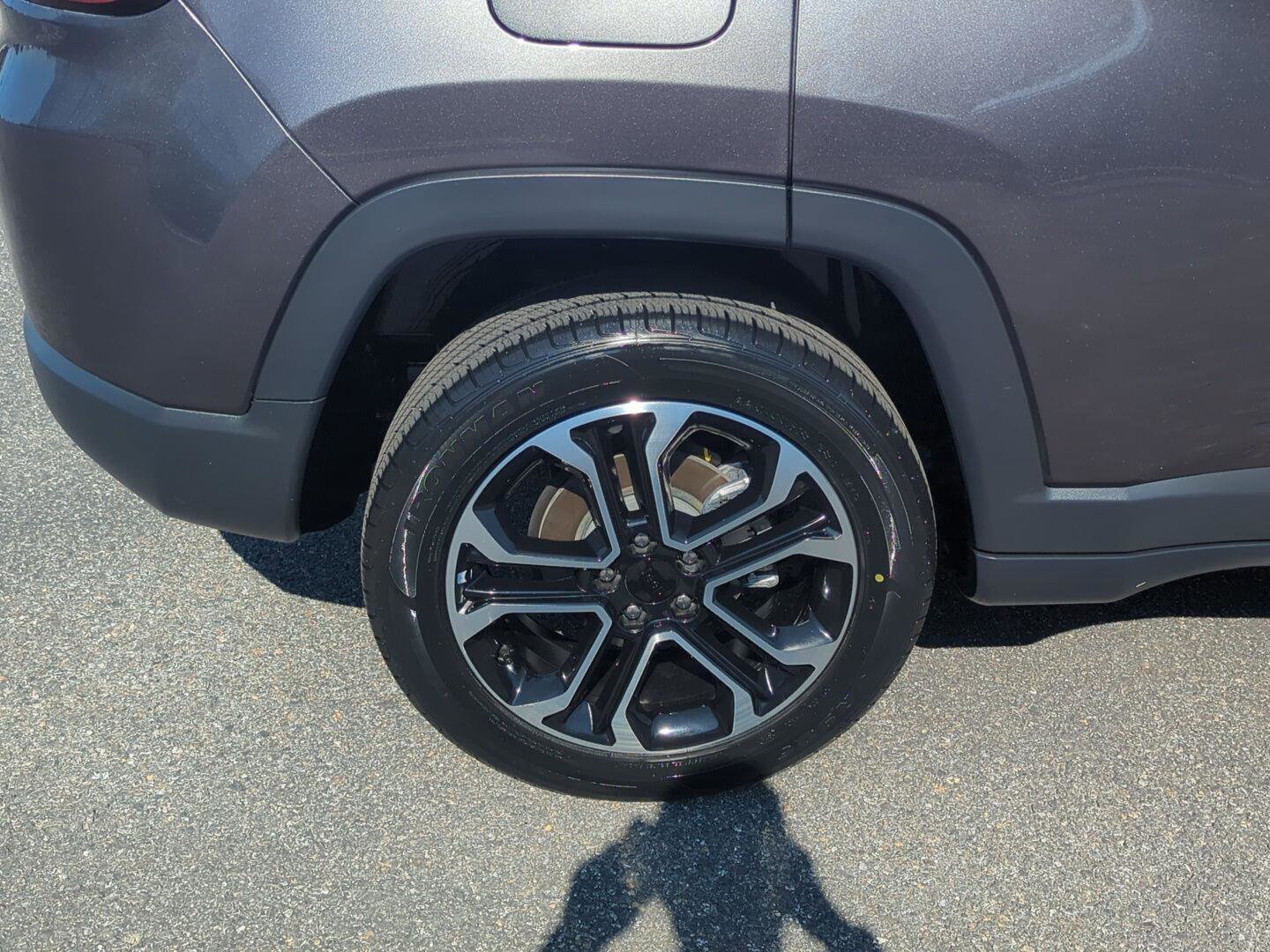 Used 2022 Jeep Compass Limited w/ Sun and Sound Group image 8