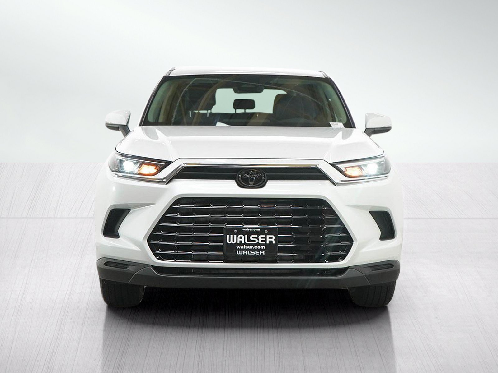 Used 2025 Toyota Grand Highlander AWD image 8