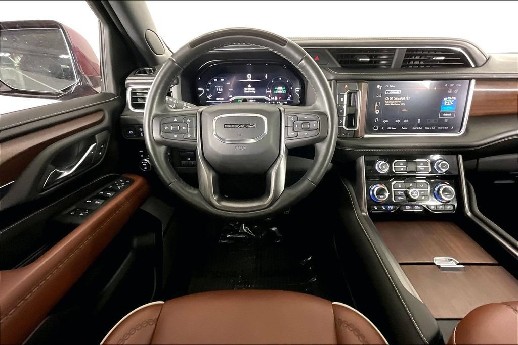 Used 2023 GMC Yukon Denali Ultimate AWD/4WD image 6