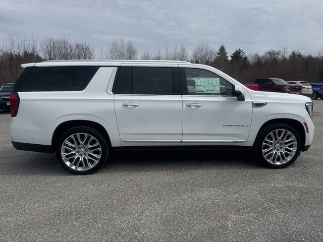 New 2026 GMC Yukon XL Denali w/ Denali Reserve Package AWD/4WD image 8