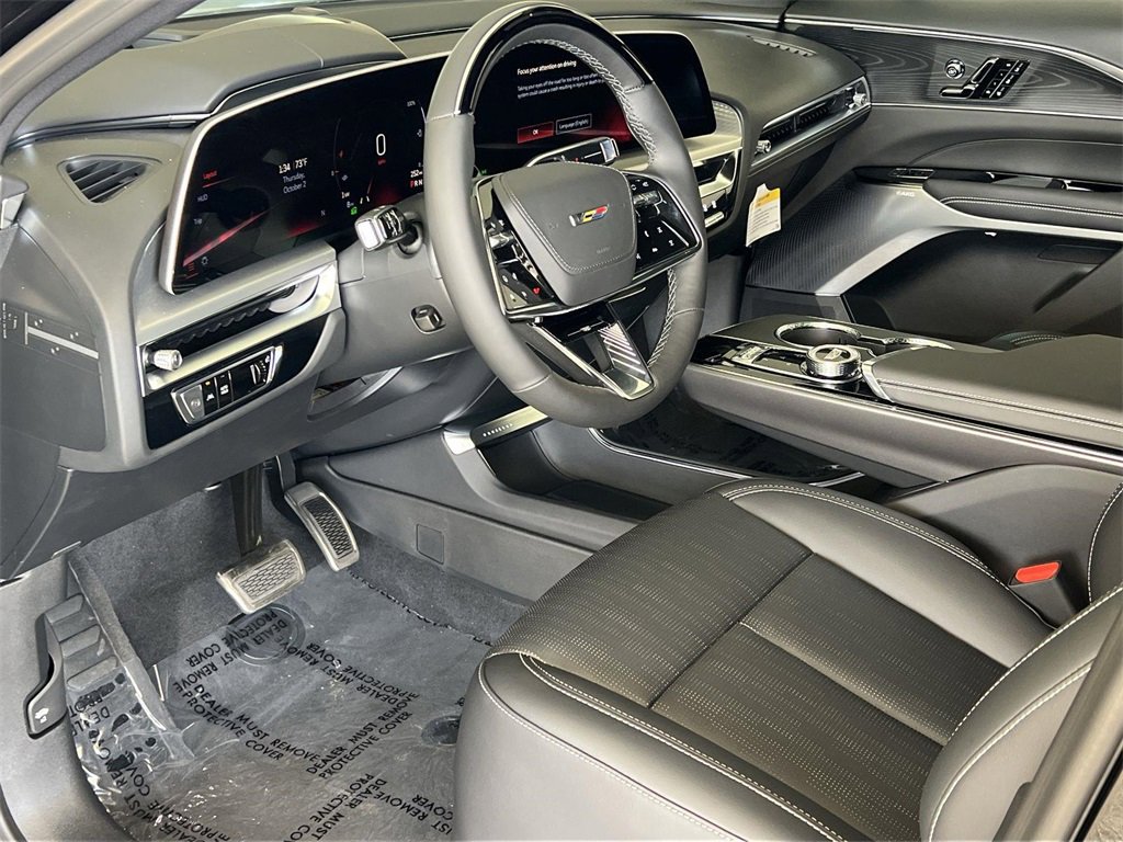 New 2026 Cadillac Lyriq V image 9