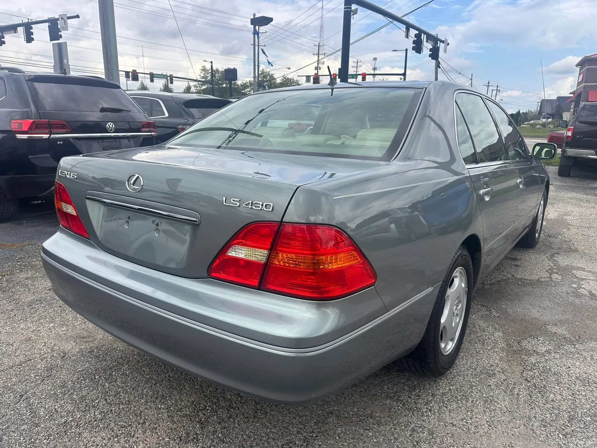 Used 2001 Lexus LS 430 RWD image 7