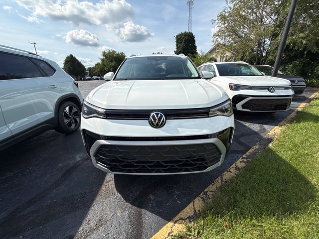 New 2026 Volkswagen Taos SE AWD/4WD image 2