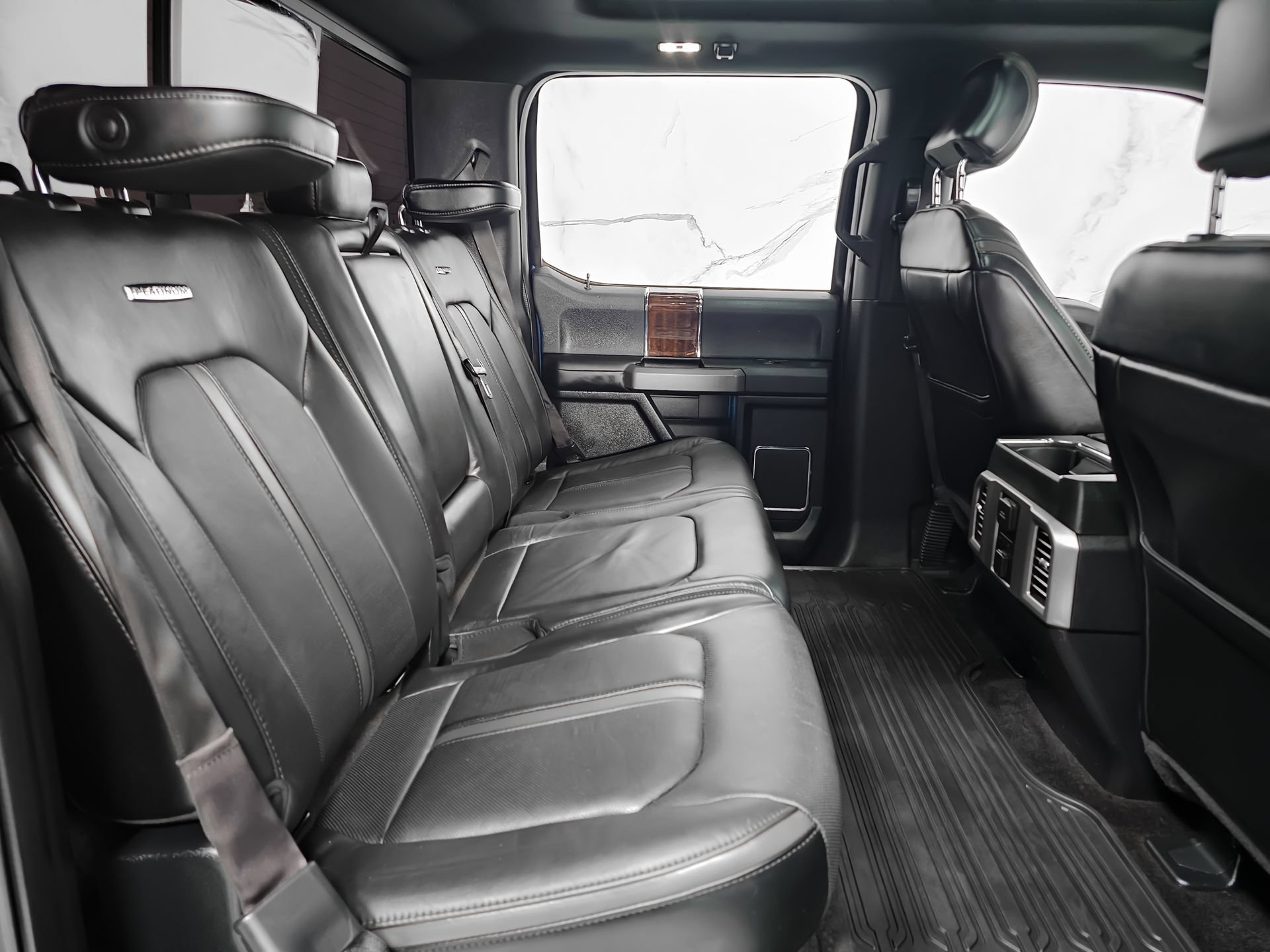 Used 2015 Ford F150 Platinum w/ Equipment Group 701A Luxury AWD/4WD image 6