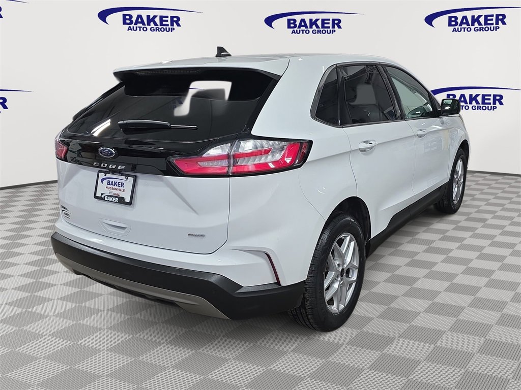 Used 2024 Ford Edge SEL image 5