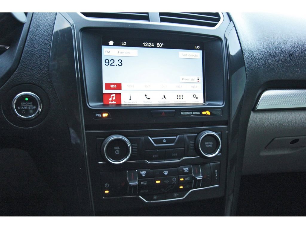 Used 2018 Ford Explorer XLT w/ Equipment Group 202A FWD image 22