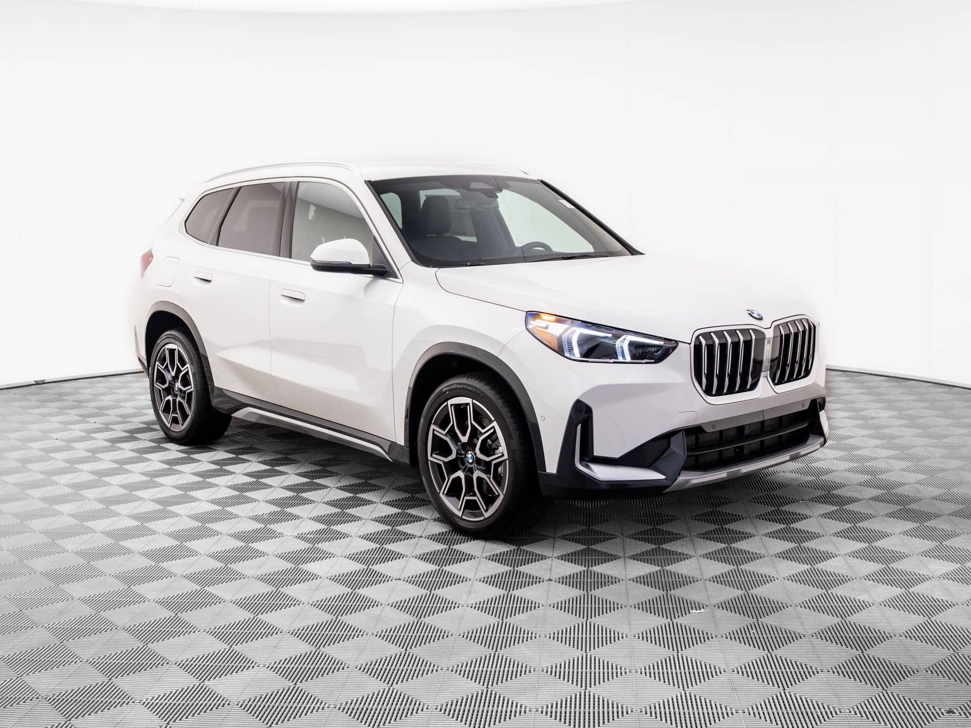 Certified 2026 BMW X1 xDrive28i AWD/4WD image 7