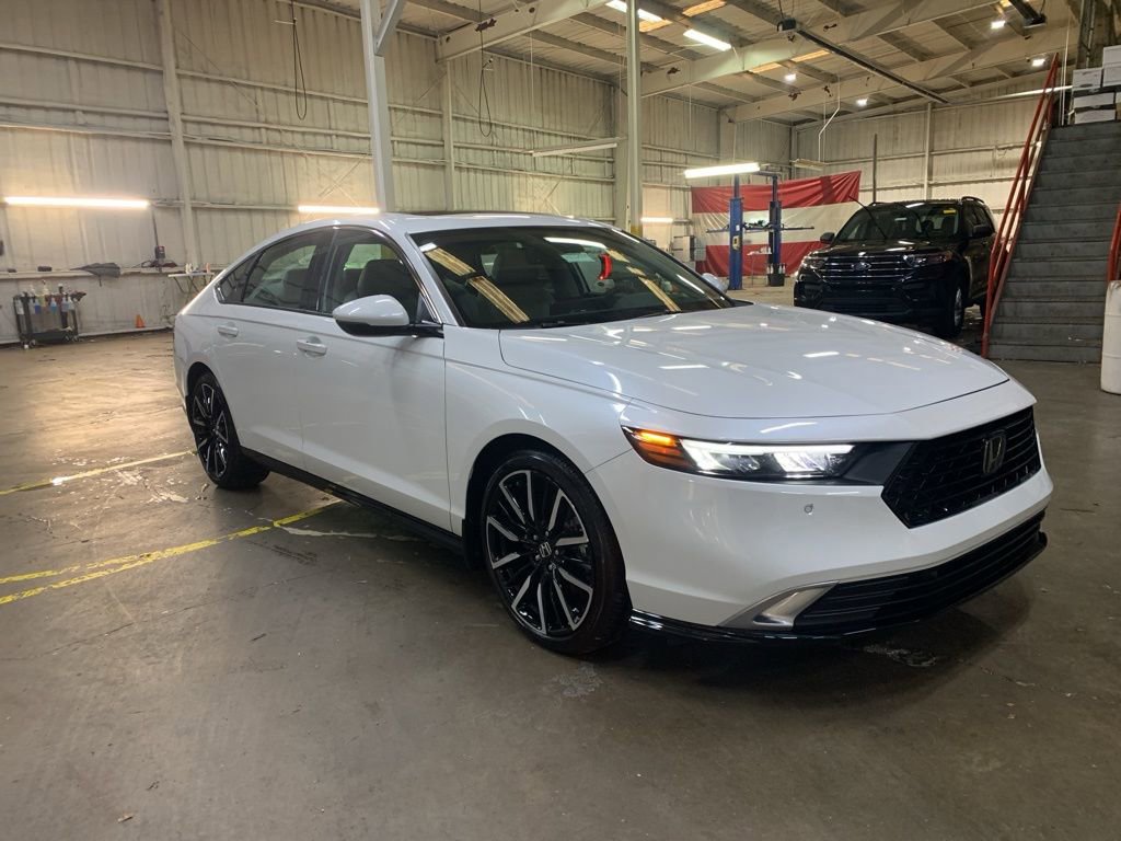 Used 2025 Honda Accord Touring image 7