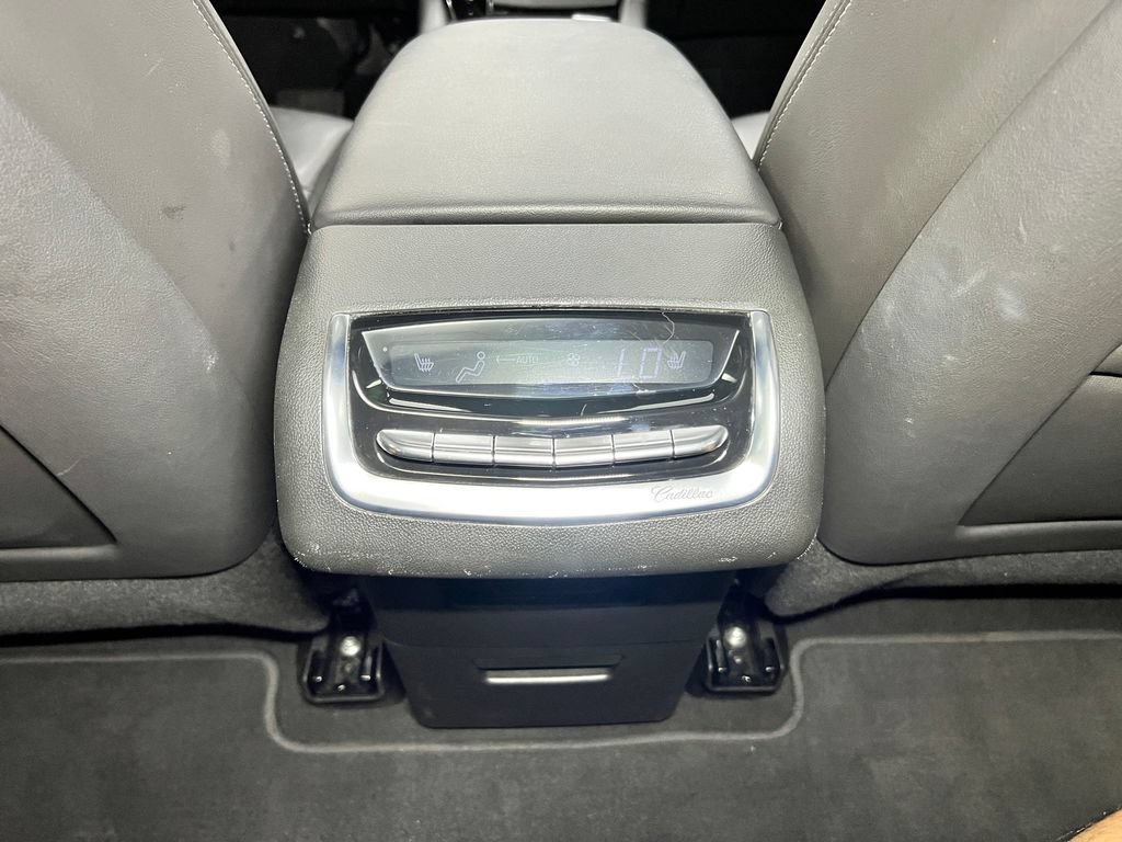 Used 2025 Cadillac XT6 Premium Luxury FWD image 21