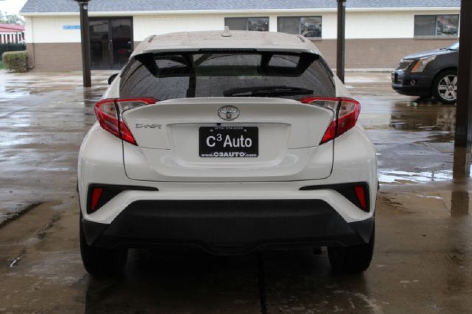 Used 2020 Toyota C-HR LE image 10