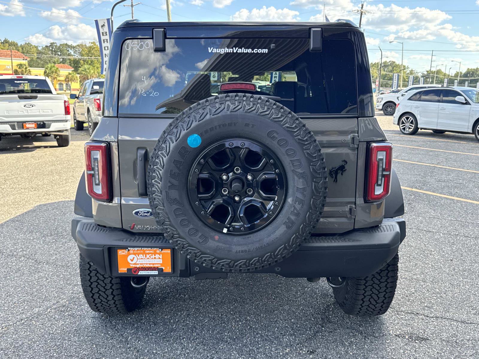 New 2025 Ford Bronco Badlands image 5