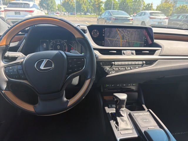 Used 2020 Lexus ES 350 w/ Accessory Package FWD image 12