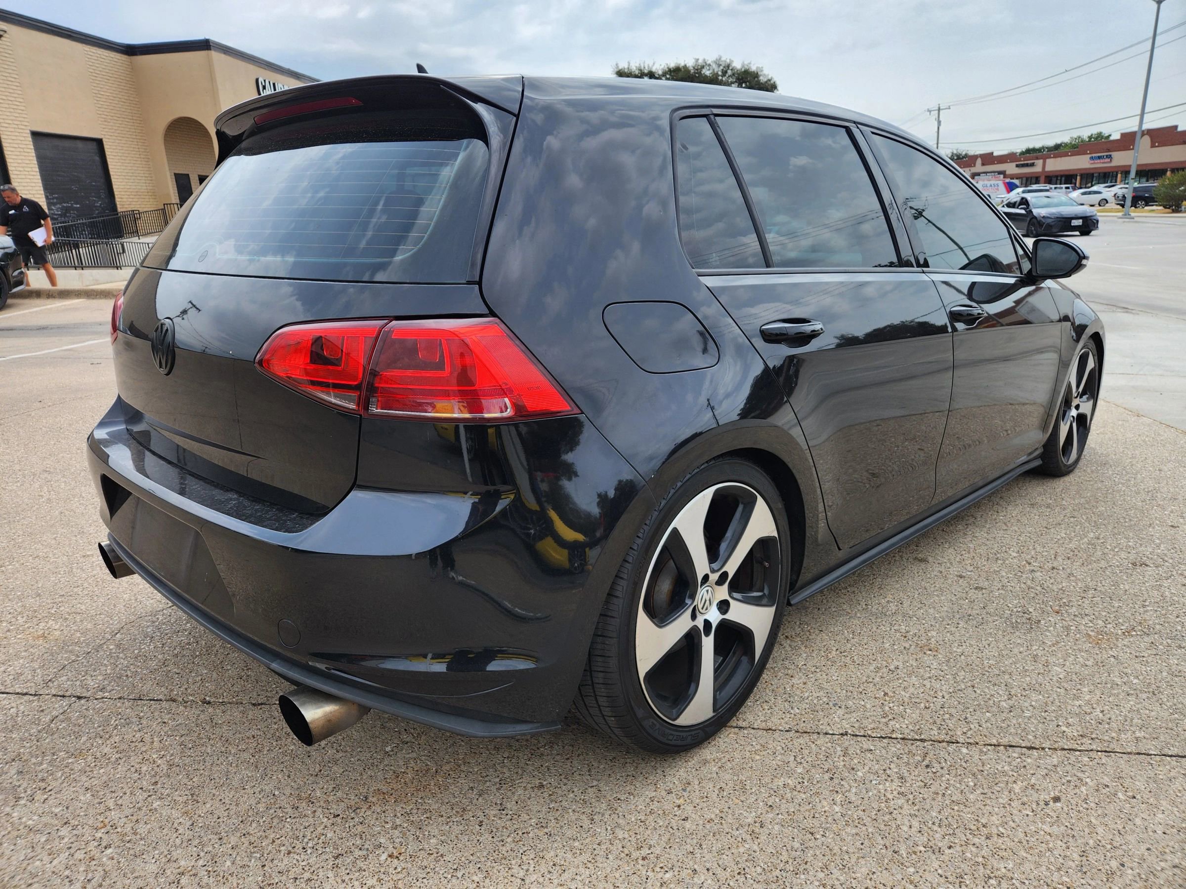 Used 2017 Volkswagen GTI S image 4